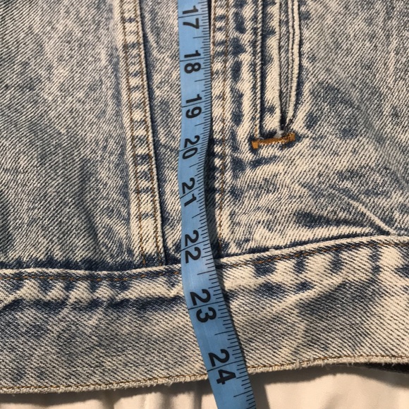 Vintage 89,s 90,s Levi's jean jacket - Picture 10 of 16